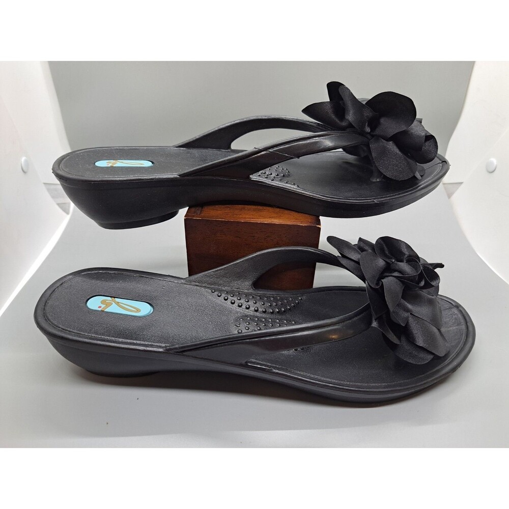 Oka-B Women's Black Thong Wedge Sandals Flower Accent Slip On Size 10
